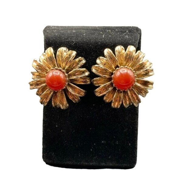 Fabulous Flowers Earrings Daisy Clip On Antiqued Gold Tone and Orange Cabochons - Picture 1 of 5